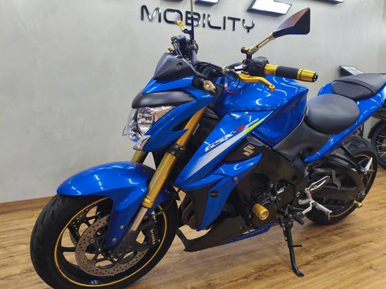 SUZUKI GSX-S1000 ABS SUZUKI GSX-S1000 ABS